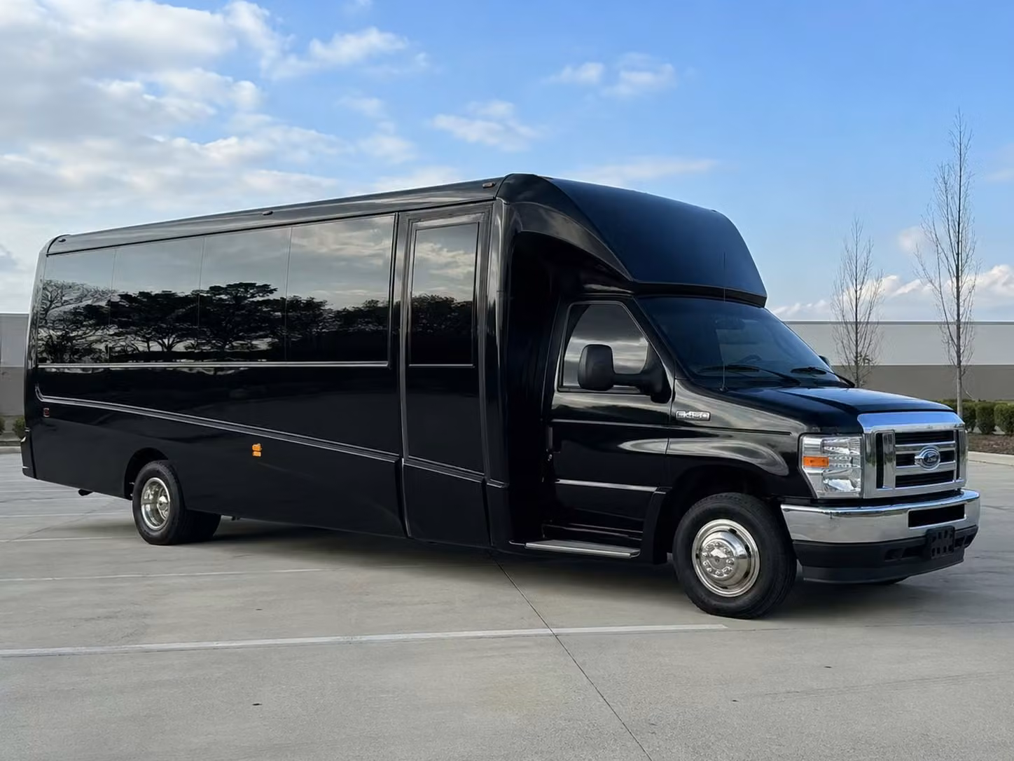 newport news 18 passenger minibus rental