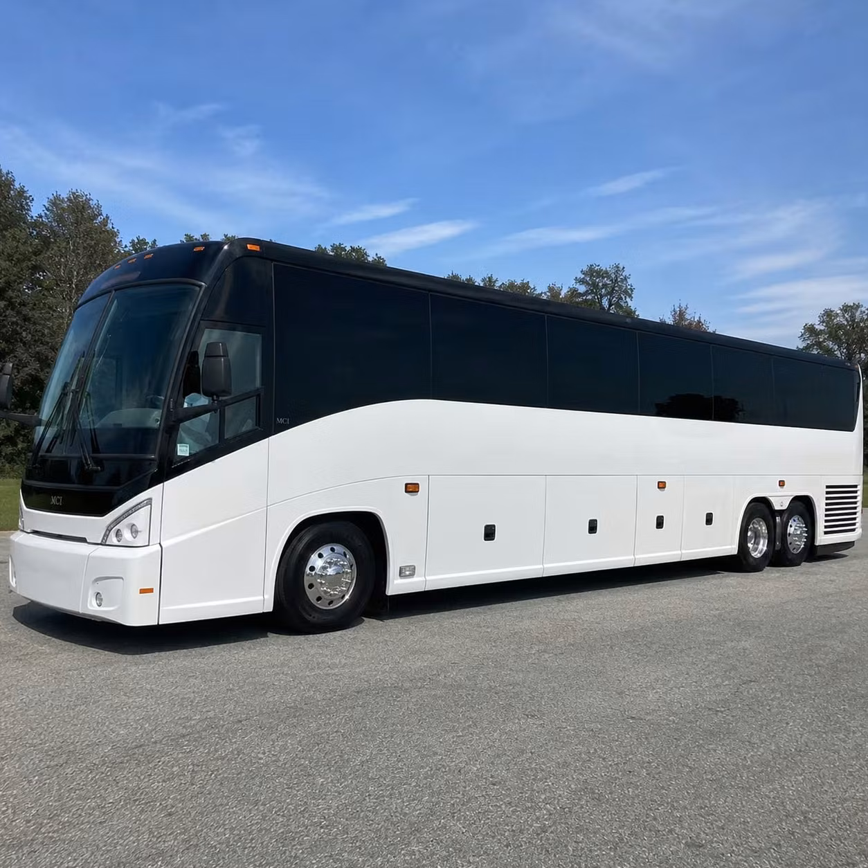 newport news charter bus rental exterior